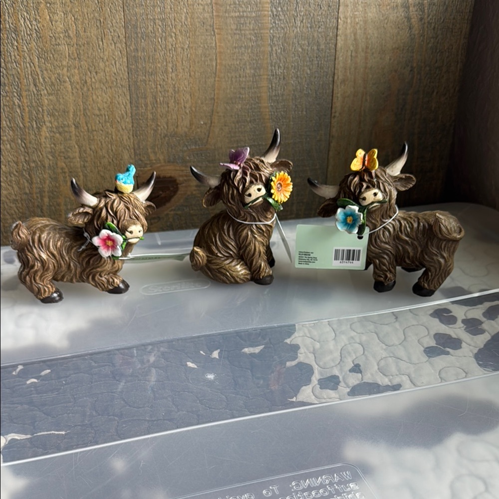 Charming Highland Cow Figurines Set - Brown